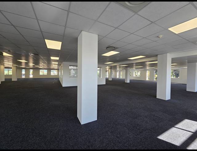 1,632M² OFFICE TO LET IN SANDTON CENTRAL